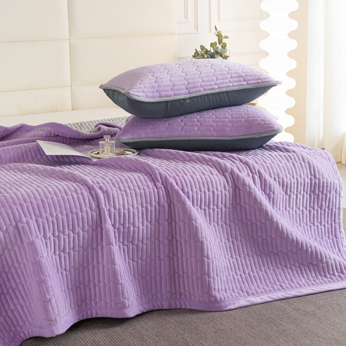 91家纺网 家纺一手货源 找家纺 梦莱家纺 2025新款牛奶绒花边单床盖三件套 奶油紫