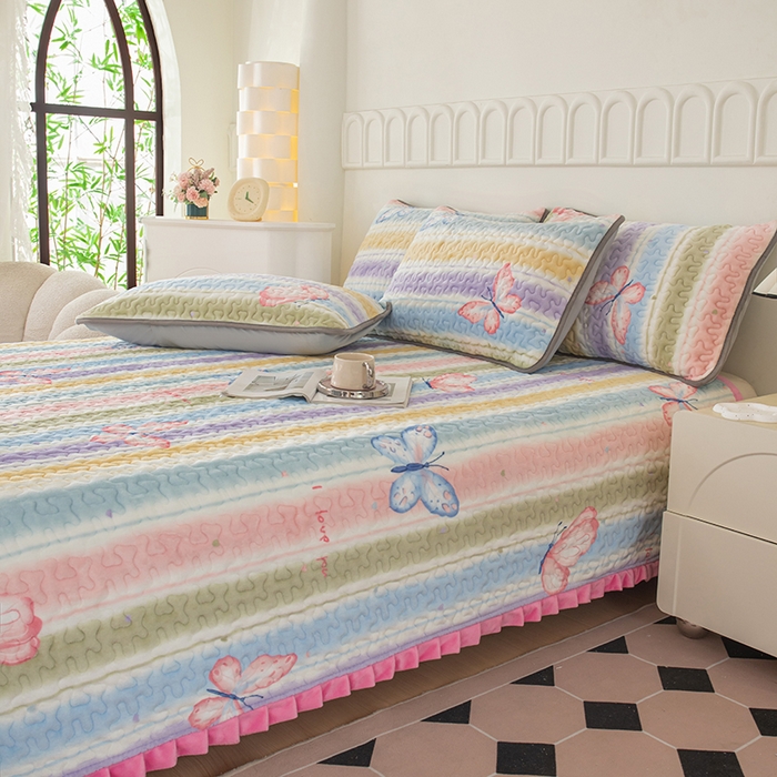 91家纺网 家纺一手货源 找家纺 梦莱家纺 2025新款牛奶绒花边单床盖三件套 蝶舞