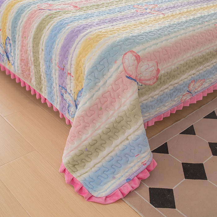 91家纺网 家纺一手货源 找家纺 梦莱家纺 2025新款牛奶绒花边单床盖三件套 蝶舞