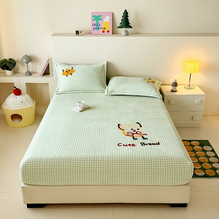 91家纺网 家纺一手货源 找家纺 卡罗兰 2025新款毛巾绣牛奶绒床笠 床笠款-面包宝宝