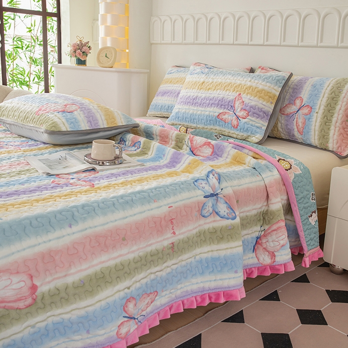 91家纺网 家纺一手货源 找家纺 梦莱家纺 2025新款牛奶绒花边单床盖三件套 蝶舞