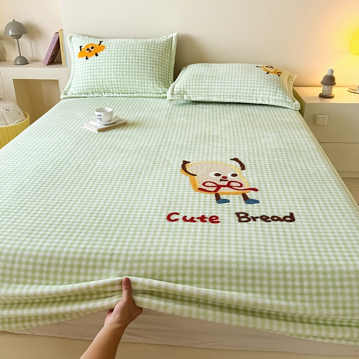 91家纺网 家纺一手货源 找家纺 卡罗兰 2025新款毛巾绣牛奶绒床笠 床笠款-面包宝宝