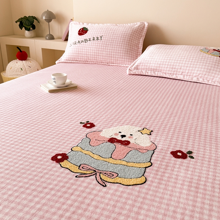 91家纺网 家纺一手货源 找家纺 卡罗兰 2025新款毛巾绣牛奶绒床笠 床笠款-蛋糕狗