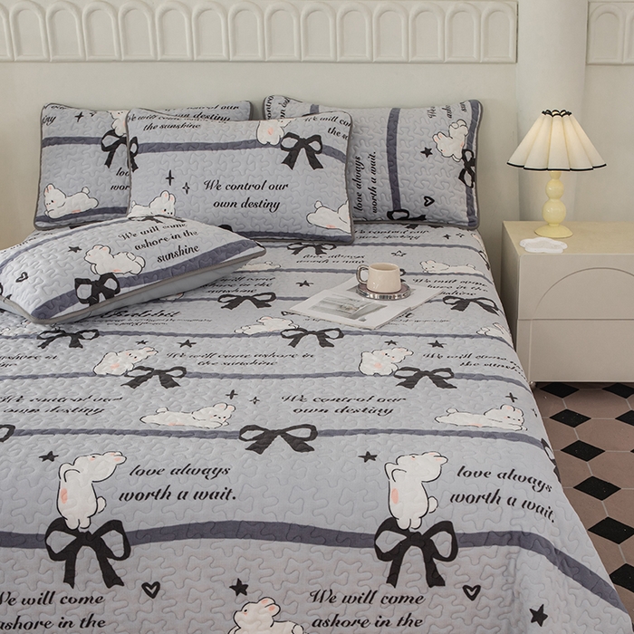 91家纺网 家纺一手货源 找家纺 梦莱家纺 2025新款牛奶绒花边单床盖三件套 可爱小兔