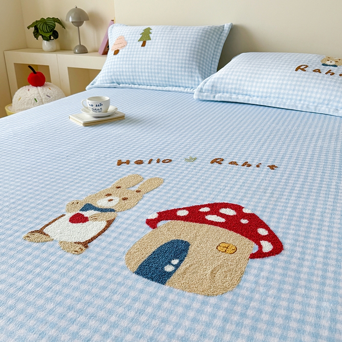 91家纺网 家纺一手货源 找家纺 卡罗兰 2025新款毛巾绣牛奶绒床笠 床笠款-蘑菇屋