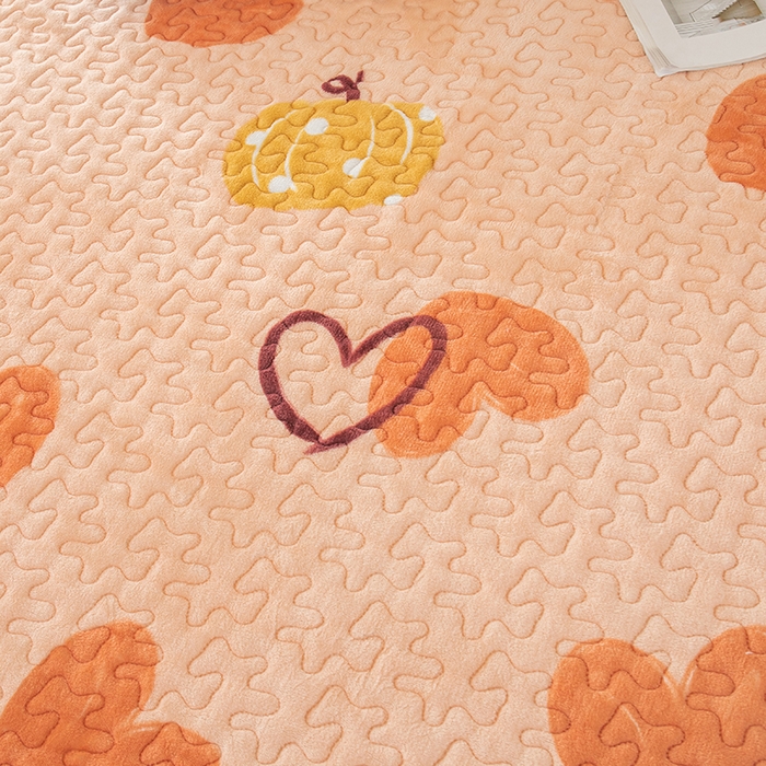 91家纺网 家纺一手货源 找家纺 梦莱家纺 2025新款牛奶绒花边单床盖三件套 南瓜爱心