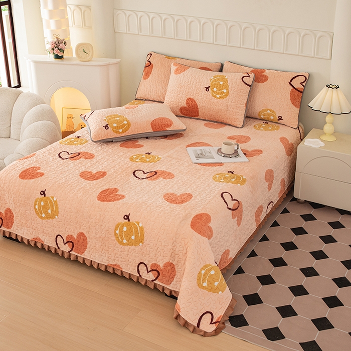 91家纺网 家纺一手货源 找家纺 梦莱家纺 2025新款牛奶绒花边单床盖三件套 南瓜爱心