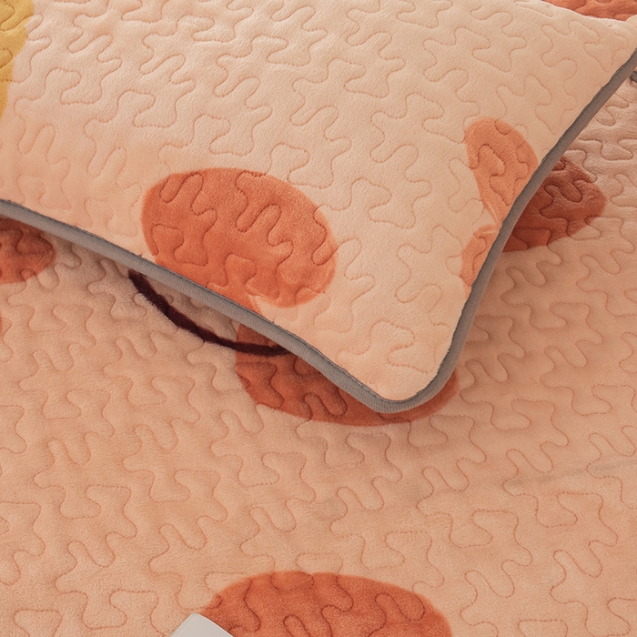 91家纺网 家纺一手货源 找家纺 梦莱家纺 2025新款牛奶绒花边单床盖三件套 南瓜爱心