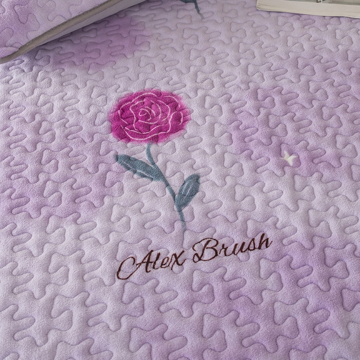 91家纺网 家纺一手货源 找家纺 梦莱家纺 2025新款牛奶绒花边单床盖三件套 蔷薇花开