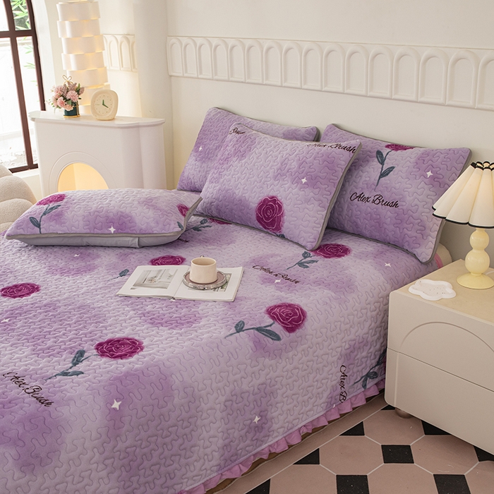 91家纺网 家纺一手货源 找家纺 梦莱家纺 2025新款牛奶绒花边单床盖三件套 蔷薇花开