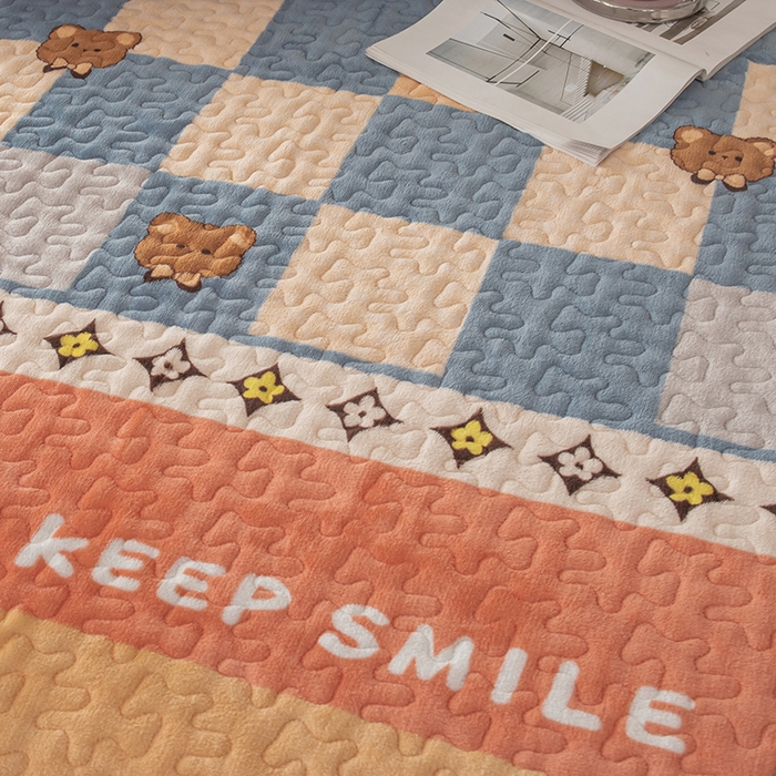 91家纺网 家纺一手货源 找家纺 梦莱家纺 2025新款牛奶绒花边单床盖三件套 微笑熊