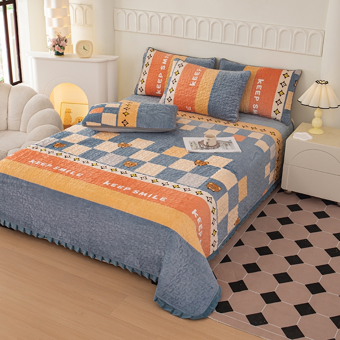 91家纺网 家纺一手货源 找家纺 梦莱家纺 2025新款牛奶绒花边单床盖三件套 微笑熊