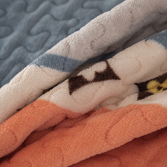 91家纺网 家纺一手货源 找家纺 梦莱家纺 2025新款牛奶绒花边单床盖三件套 微笑熊