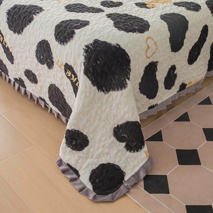 91家纺网 家纺一手货源 找家纺 梦莱家纺 2025新款牛奶绒花边单床盖三件套 心意