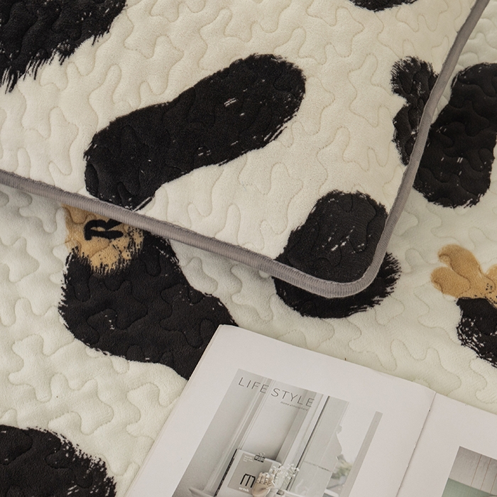 91家纺网 家纺一手货源 找家纺 梦莱家纺 2025新款牛奶绒花边单床盖三件套 心意