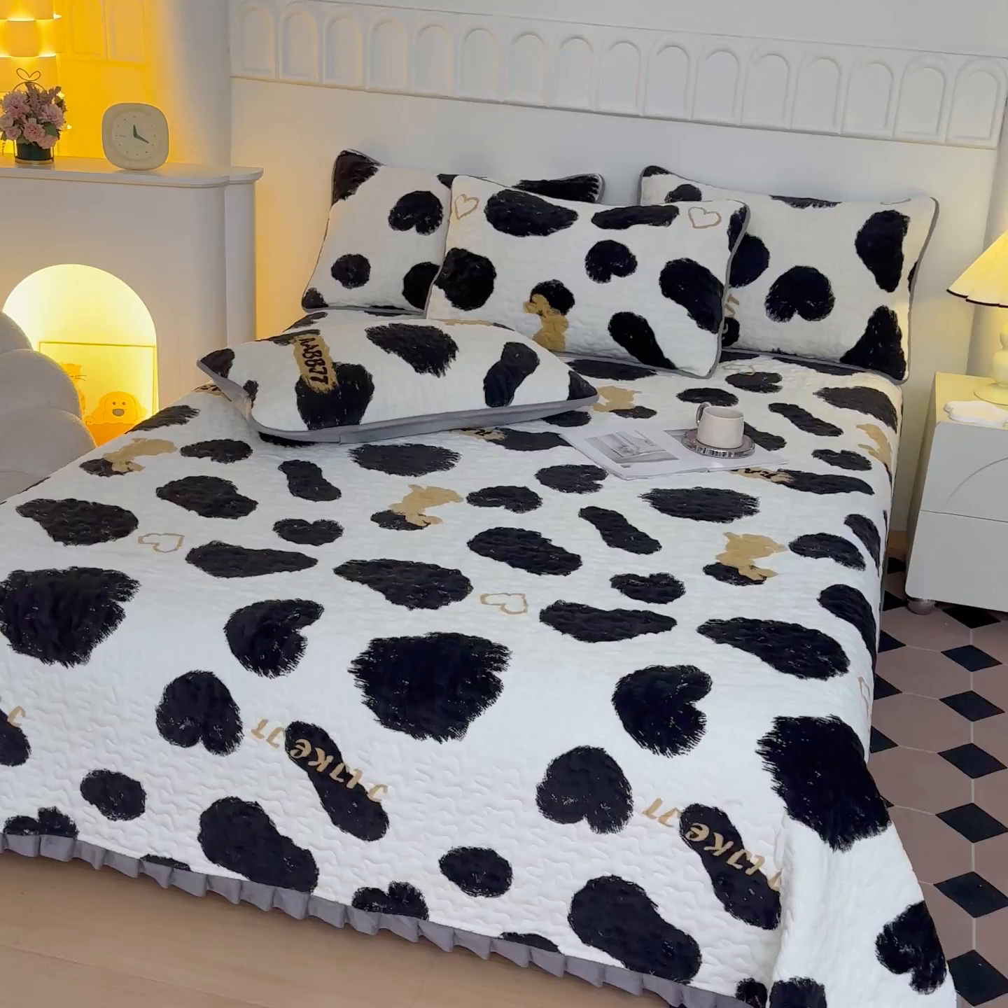 91家纺网 家纺一手货源 找家纺 梦莱家纺 2025新款牛奶绒花边单床盖三件套 心意