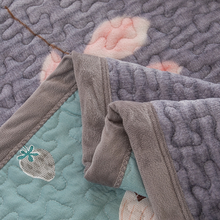 91家纺网 家纺一手货源 找家纺 梦莱家纺 2025新款牛奶绒花边单床盖三件套 摇曳-灰