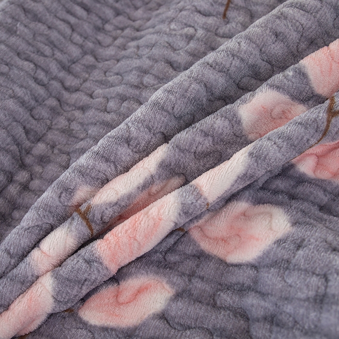 91家纺网 家纺一手货源 找家纺 梦莱家纺 2025新款牛奶绒花边单床盖三件套 摇曳-灰