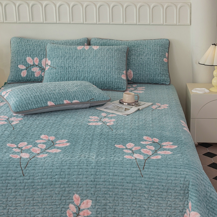 91家纺网 家纺一手货源 找家纺 梦莱家纺 2025新款牛奶绒花边单床盖三件套 摇曳-蓝