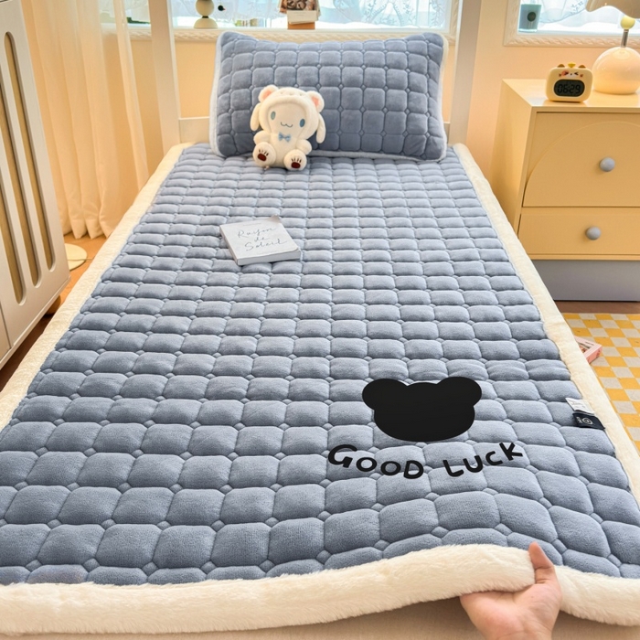 爱屋及屋 2025新款牛奶绒纯色床护垫-好运熊系列 浅灰