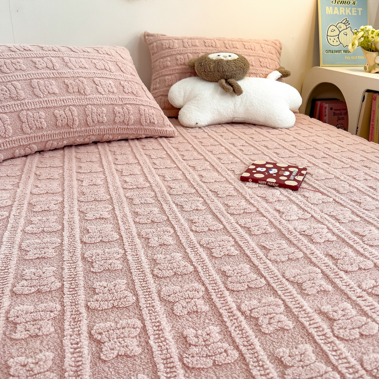 91家纺网 家纺一手货源 找家纺 世纪绒品 2025新款A类牛奶绒提花床笠-多宝熊 多宝熊-豆沙粉