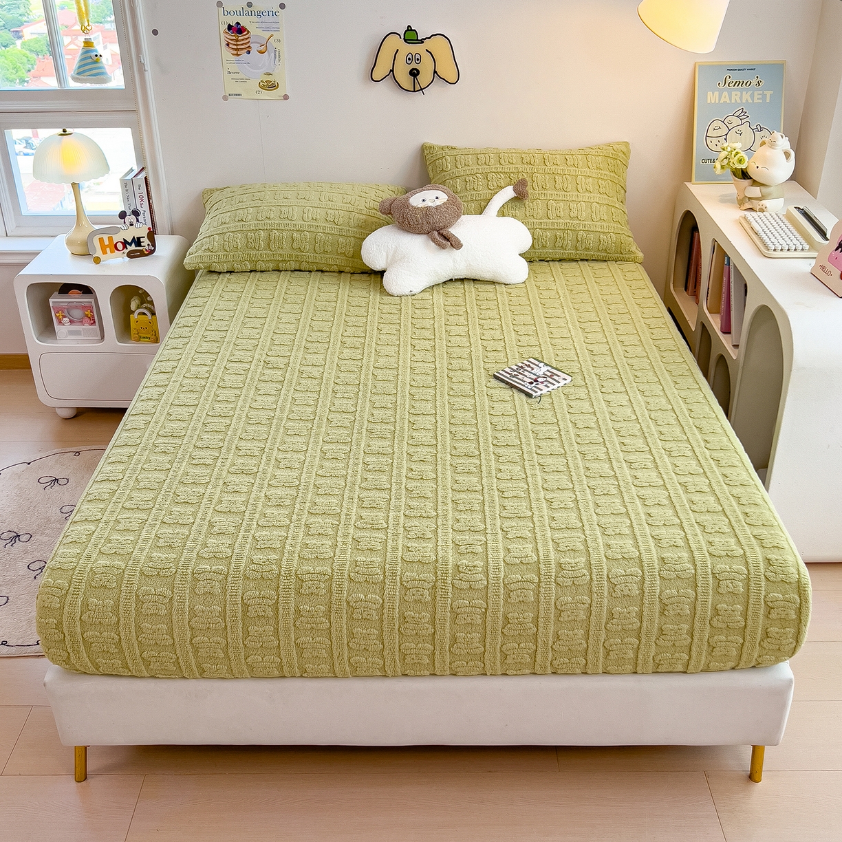 91家纺网 家纺一手货源 找家纺 世纪绒品 2025新款A类牛奶绒提花床笠-多宝熊 多宝熊-果绿