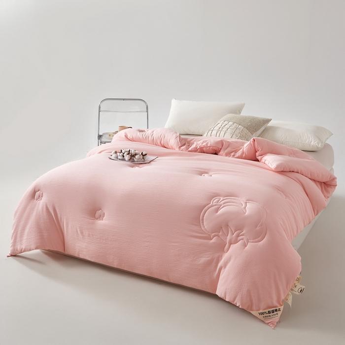 91家纺网 家纺一手货源 找家纺 艾特你 2025新款水洗棉皱皱纱新疆棉花被子被芯 新疆棉-粉色