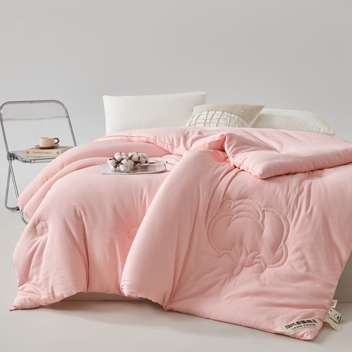 91家纺网 家纺一手货源 找家纺 艾特你 2025新款水洗棉皱皱纱新疆棉花被子被芯 新疆棉-粉色