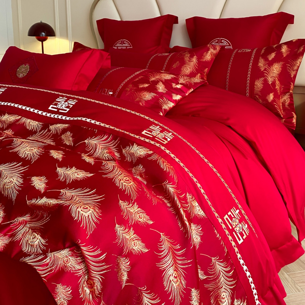 91家纺网 家纺一手货源 找家纺 博纳家纺 2025新款亲肤棉婚庆绣花款四件套 一往情深