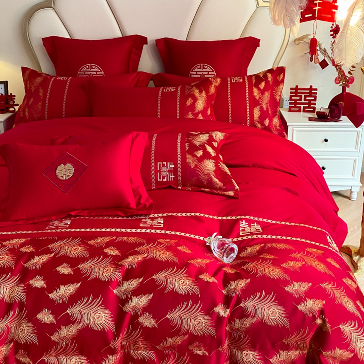 91家纺网 家纺一手货源 找家纺 博纳家纺 2025新款亲肤棉婚庆绣花款四件套 一往情深