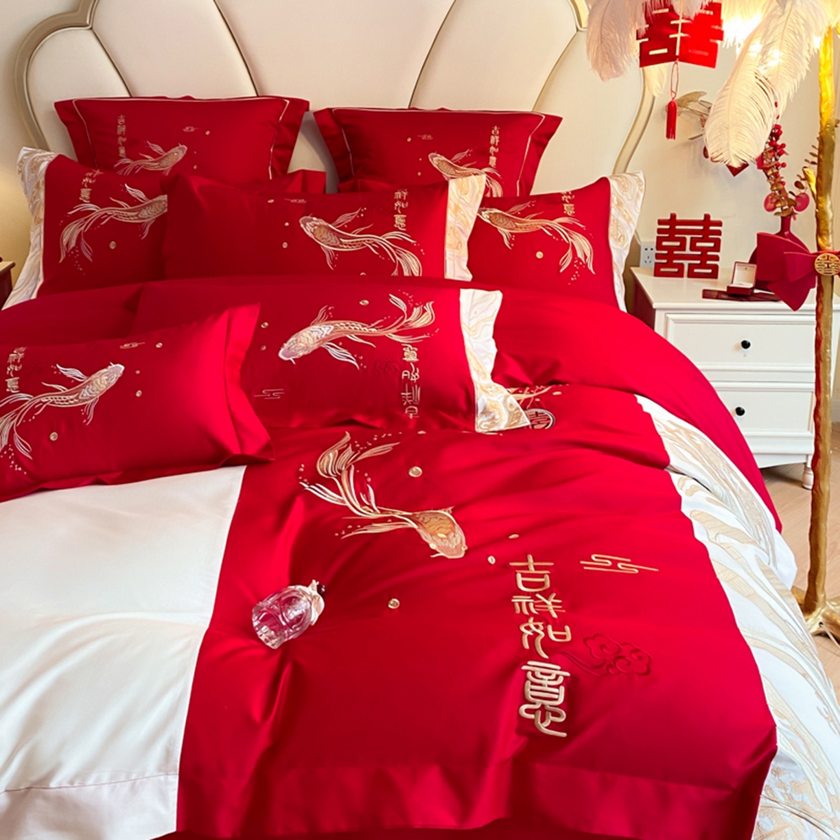 91家纺网 家纺一手货源 找家纺 博纳家纺 2025新款亲肤棉婚庆绣花款四件套 喜结连鲤