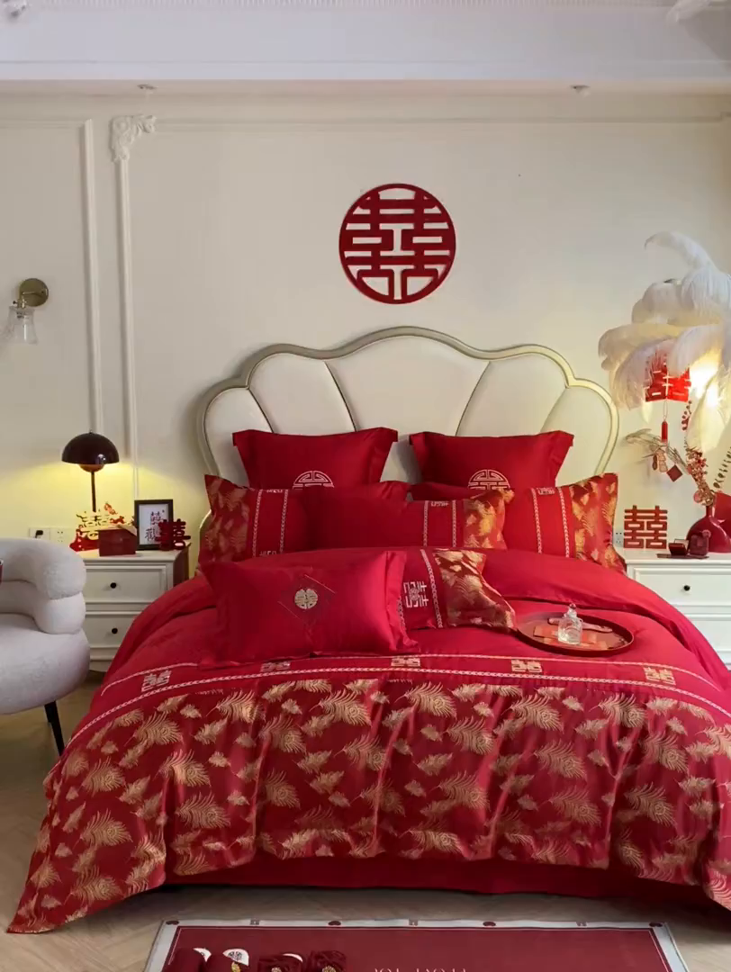 91家纺网 家纺一手货源 找家纺 博纳家纺 2025新款亲肤棉婚庆绣花款四件套 一往情深