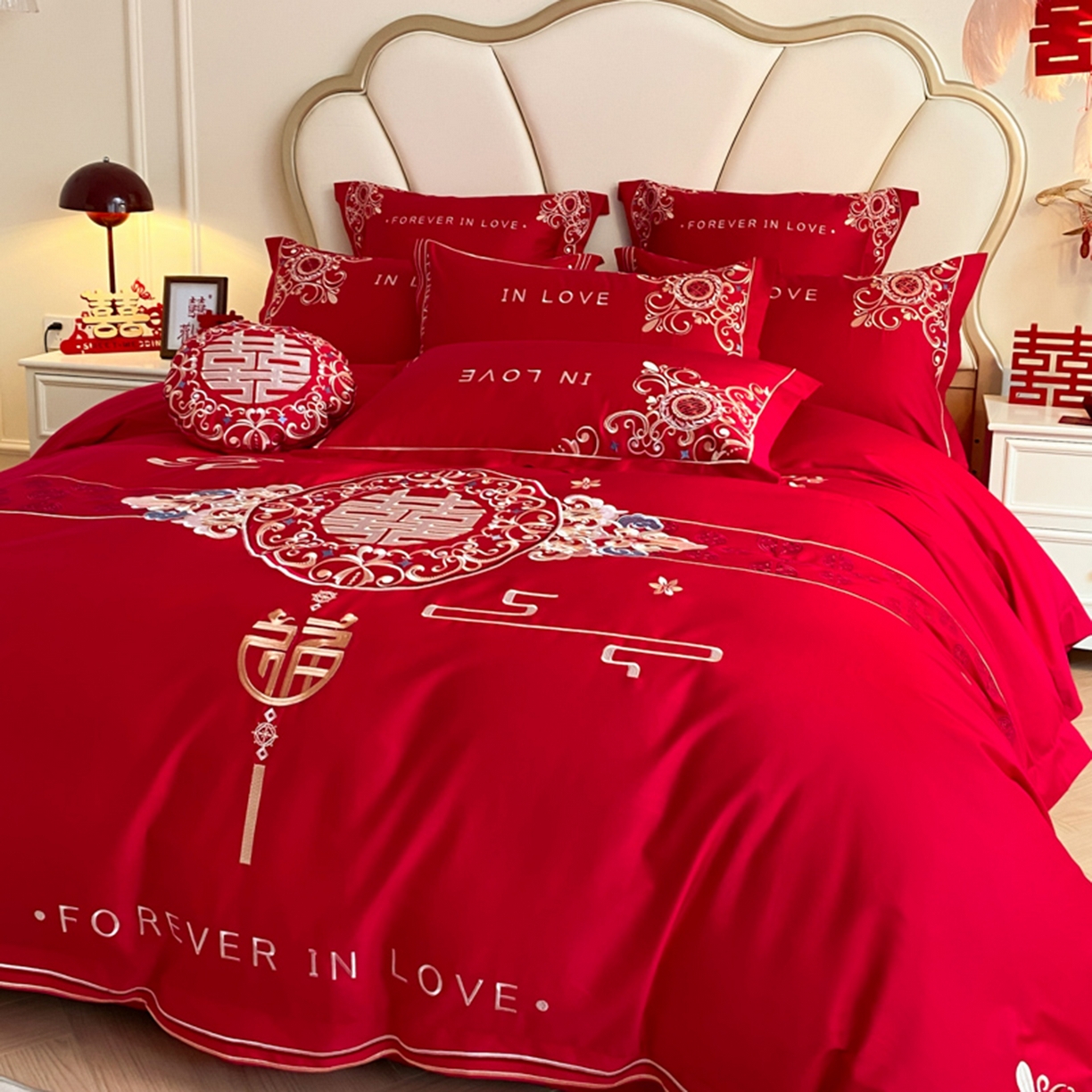 91家纺网 家纺一手货源 找家纺 博纳家纺 2025新款亲肤棉婚庆绣花款四件套 欢天喜地