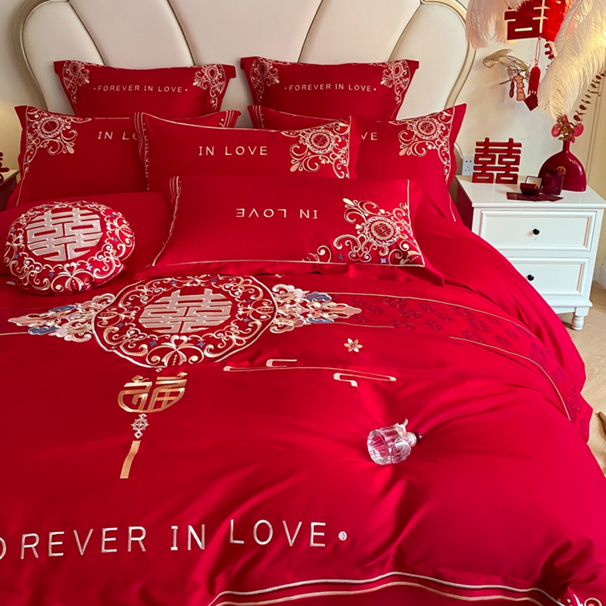 91家纺网 家纺一手货源 找家纺 博纳家纺 2025新款亲肤棉婚庆绣花款四件套 欢天喜地