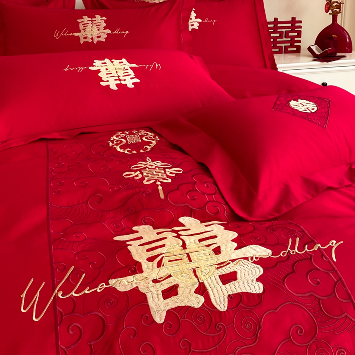 91家纺网 家纺一手货源 找家纺 博纳家纺 2025新款亲肤棉婚庆绣花款四件套 国色天香