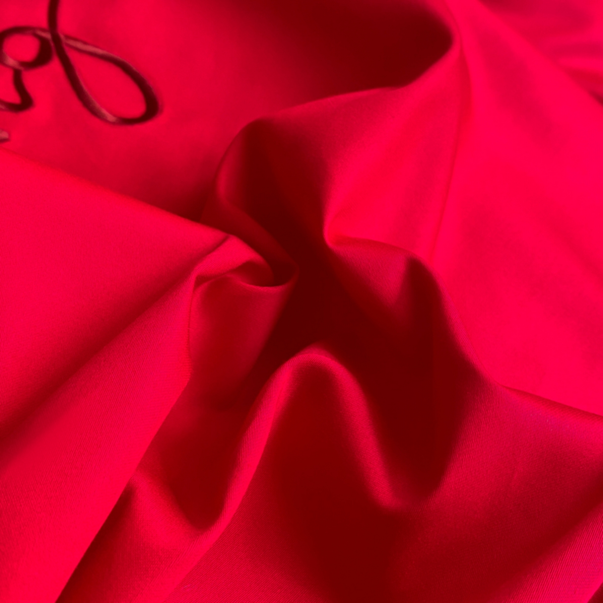 91家纺网 家纺一手货源 找家纺 博纳家纺 2025新款亲肤棉婚庆绣花款四件套 喜悦