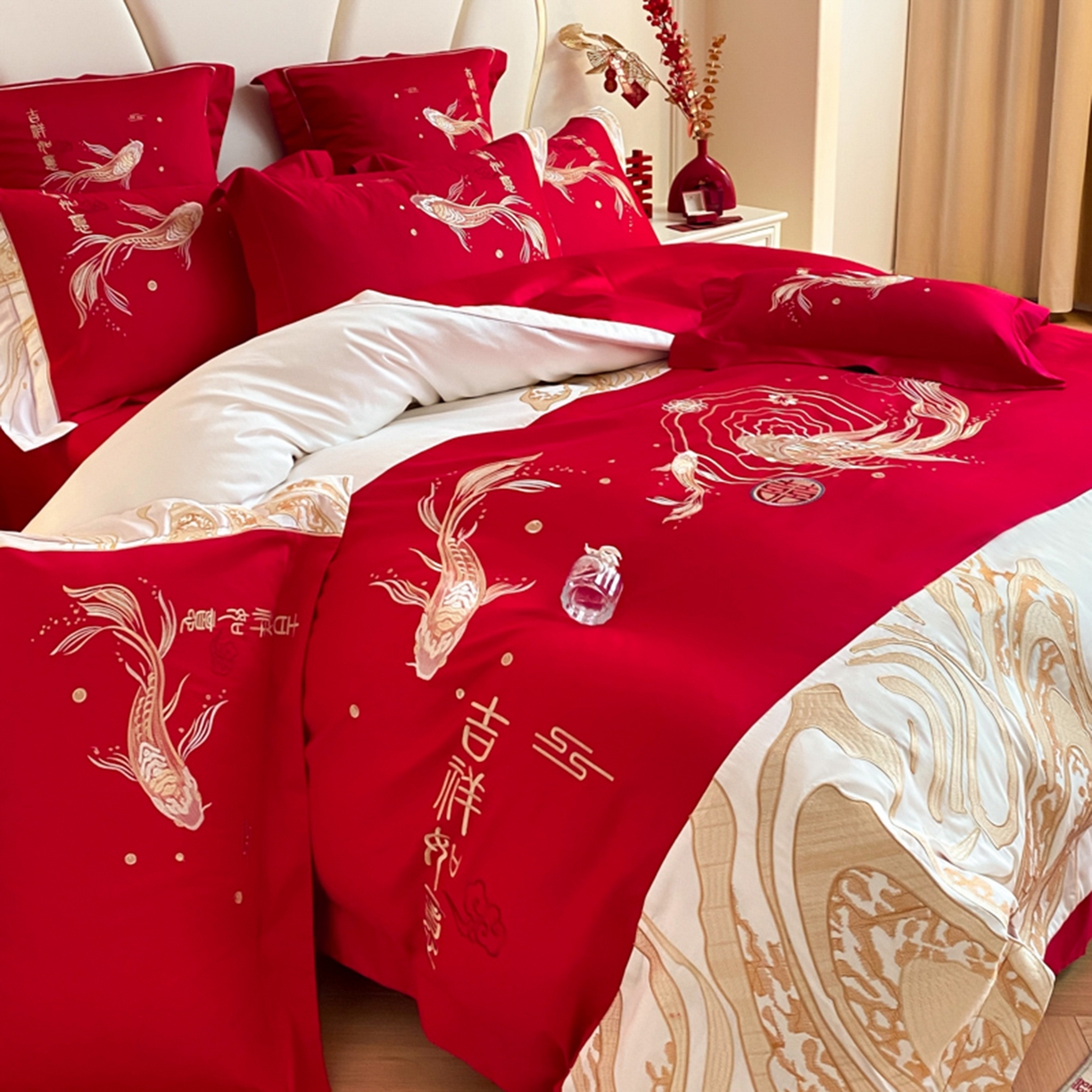 91家纺网 家纺一手货源 找家纺 博纳家纺 2025新款亲肤棉婚庆绣花款四件套 喜结连鲤