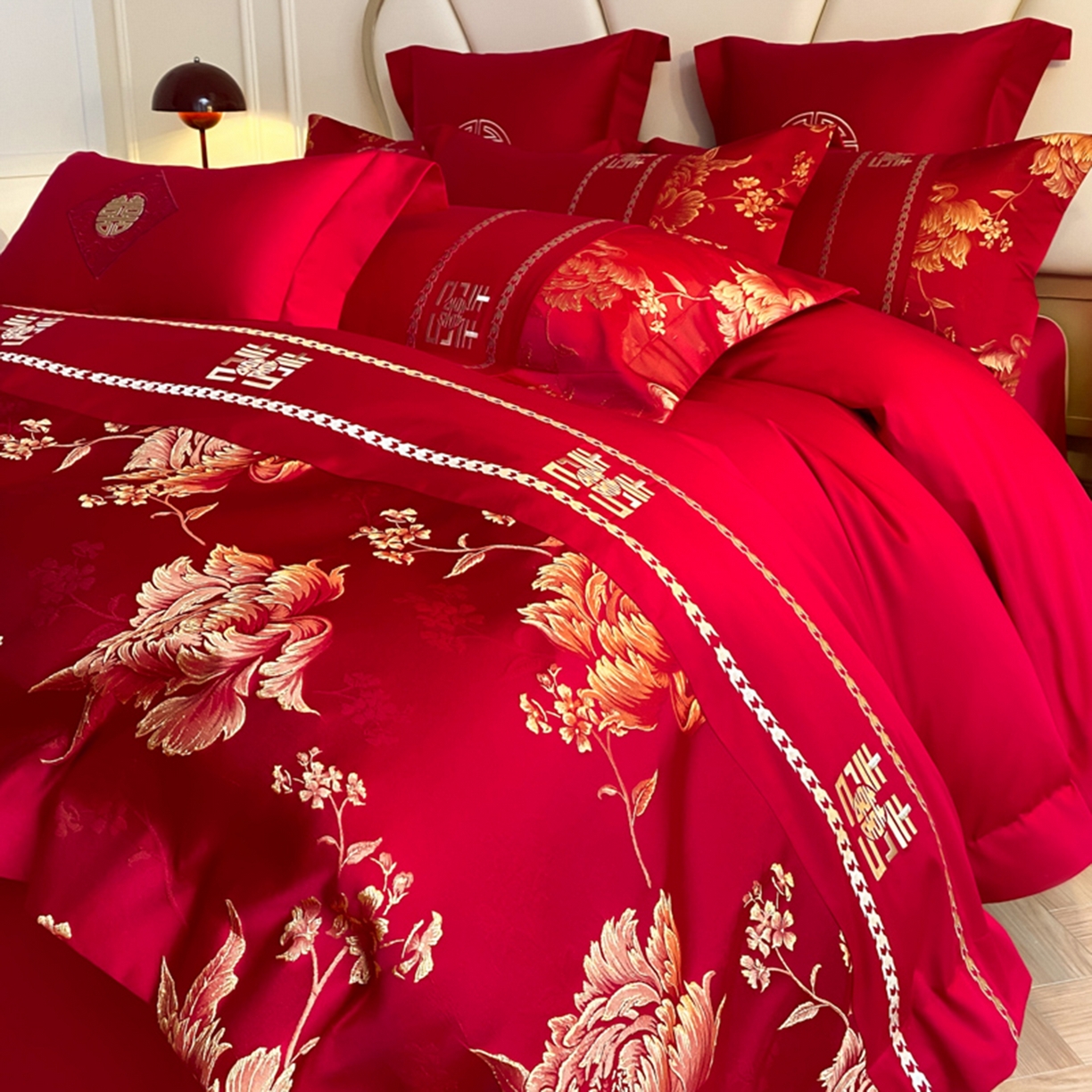 91家纺网 家纺一手货源 找家纺 博纳家纺 2025新款亲肤棉婚庆绣花款四件套 富贵传承