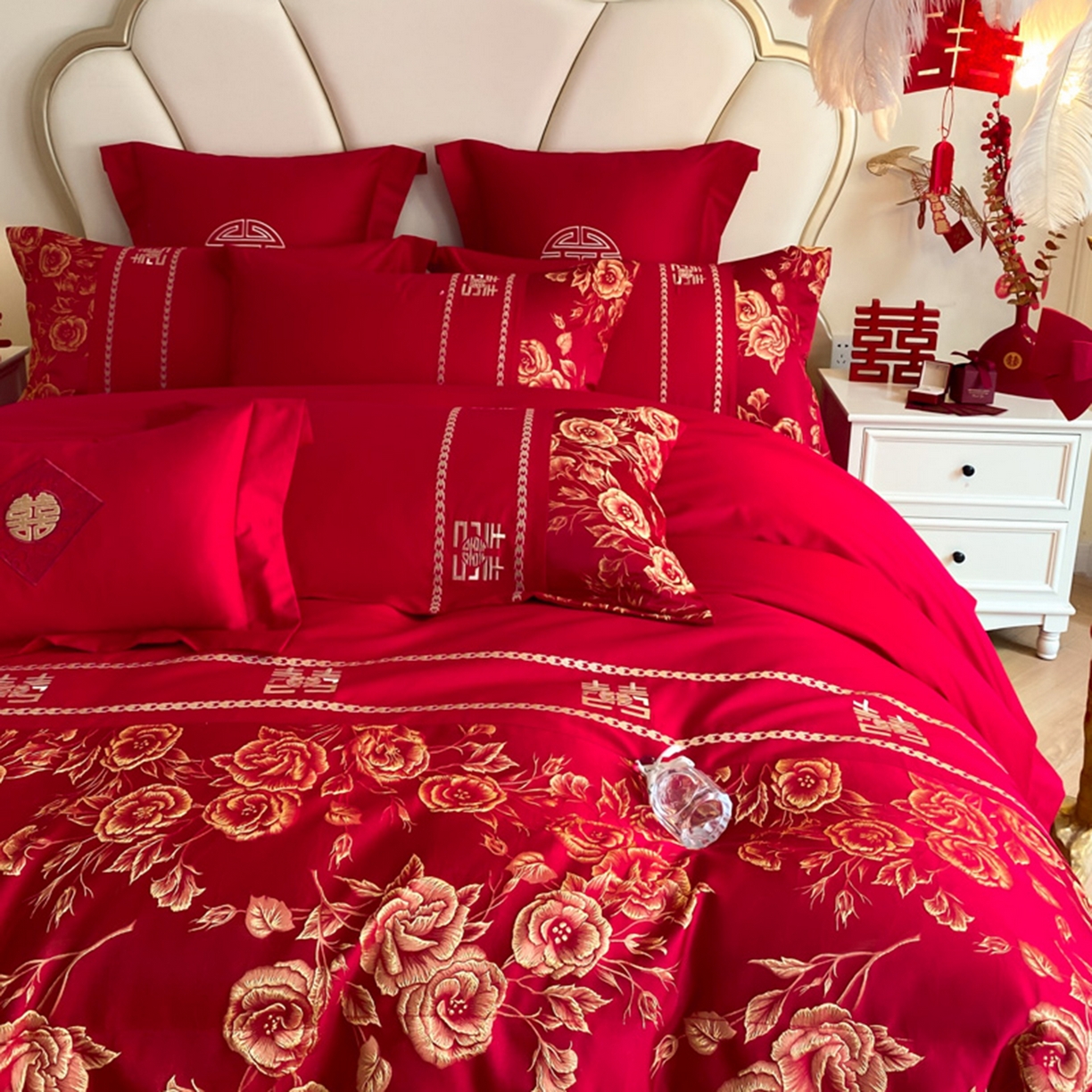 91家纺网 家纺一手货源 找家纺 博纳家纺 2025新款亲肤棉婚庆绣花款四件套 玫瑰庄园