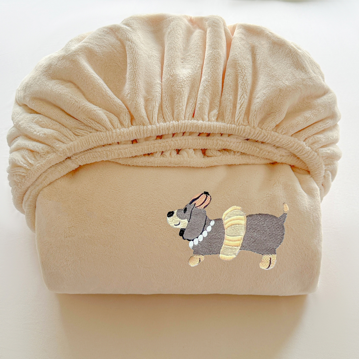 91家纺网 家纺一手货源 找家纺 （总）多乐家纺 2025新款高克重牛奶绒卡通刺绣单床笠床笠单件