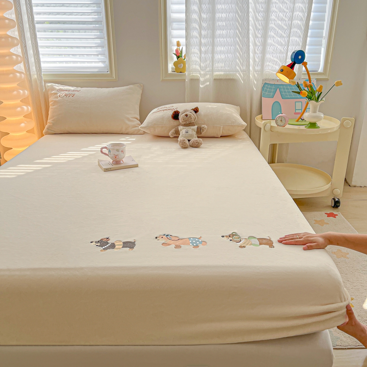 91家纺网 家纺一手货源 找家纺 （总）多乐家纺 2025新款高克重牛奶绒卡通刺绣单床笠床笠单件