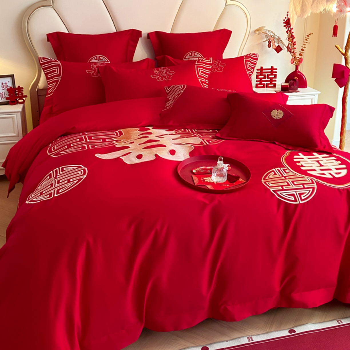 91家纺网 家纺一手货源 找家纺 博纳家纺 2025新款亲肤棉婚庆绣花款四件套 百喜纳福