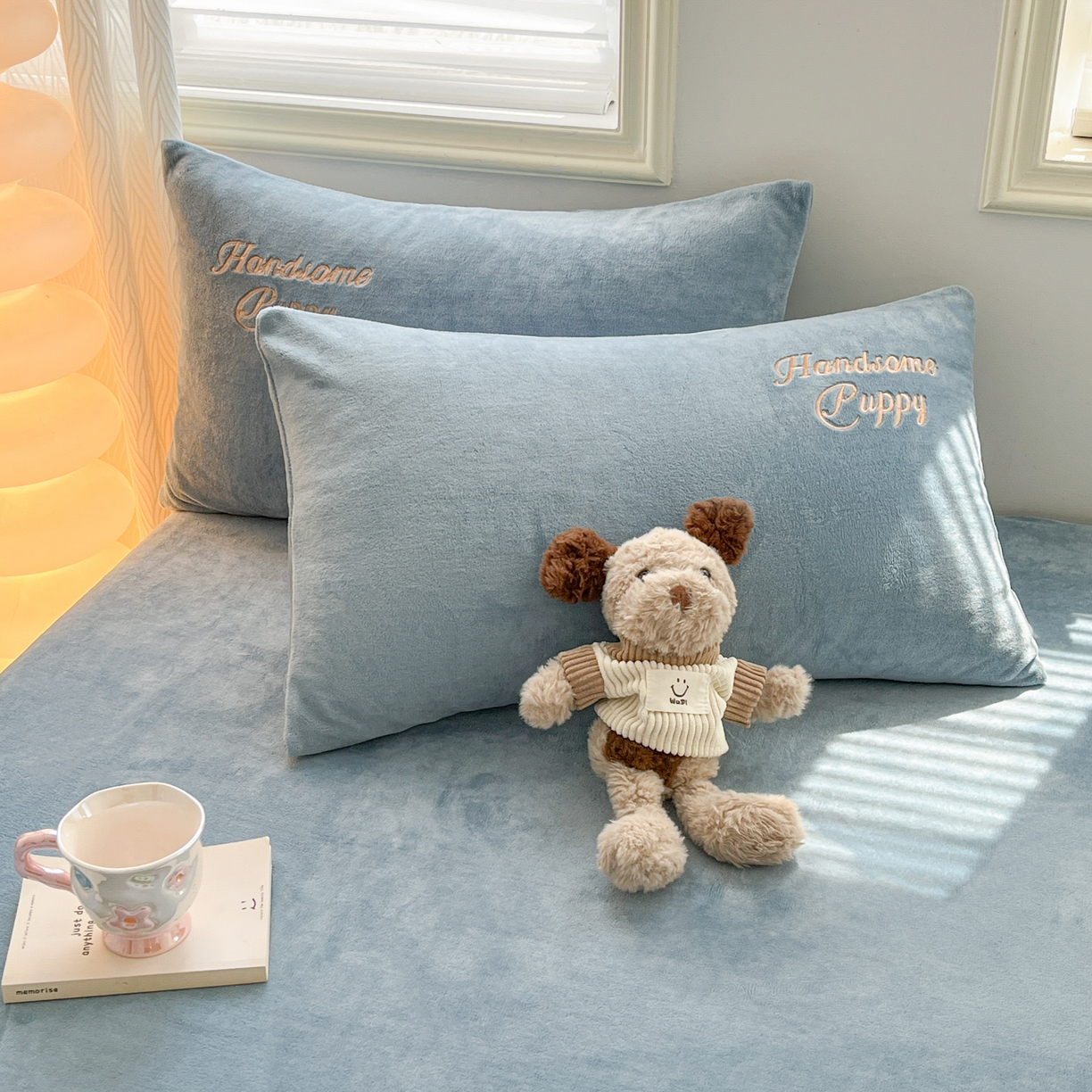 91家纺网 家纺一手货源 找家纺 多乐家纺 2025新款高克重牛奶绒卡通刺绣单床笠床笠单件 小狗-黛蓝