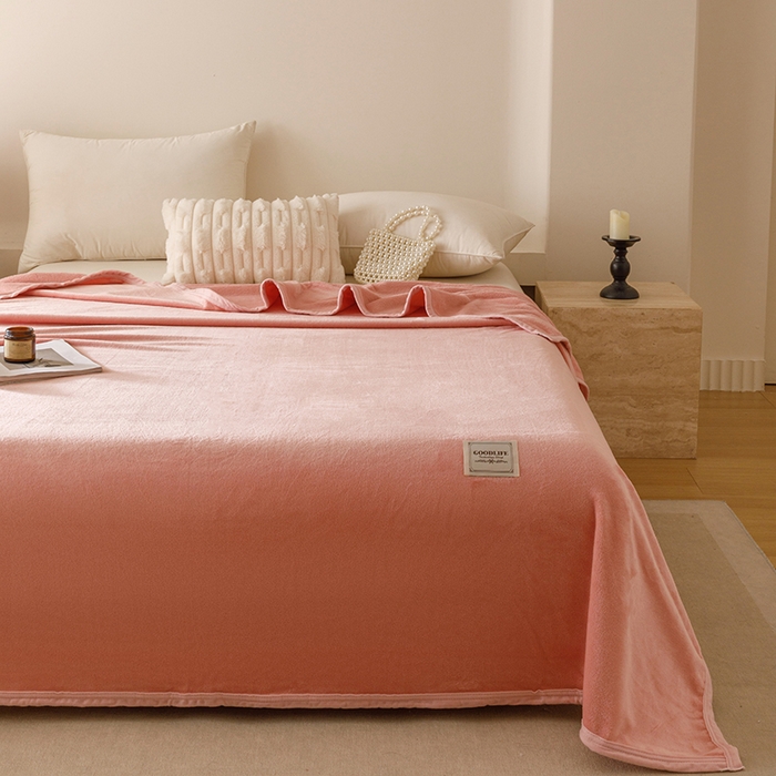 91家纺网 家纺一手货源 找家纺 悦然毛巾被 2025新款300克印花牛奶绒盖毯休闲毯素色毛毯毯子 甜粉