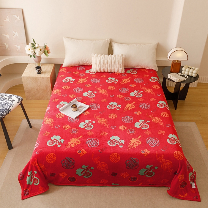 91家纺网 家纺一手货源 找家纺 悦然毛巾被 2025新款300克印花牛奶绒盖毯休闲毯素色毛毯毯子 百福毯红