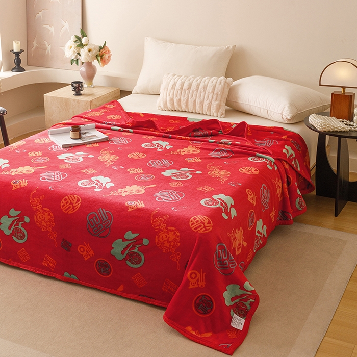 91家纺网 家纺一手货源 找家纺 悦然毛巾被 2025新款300克印花牛奶绒盖毯休闲毯素色毛毯毯子 百福毯红