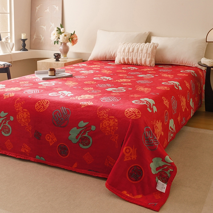 91家纺网 家纺一手货源 找家纺 悦然毛巾被 2025新款300克印花牛奶绒盖毯休闲毯素色毛毯毯子 百福毯红