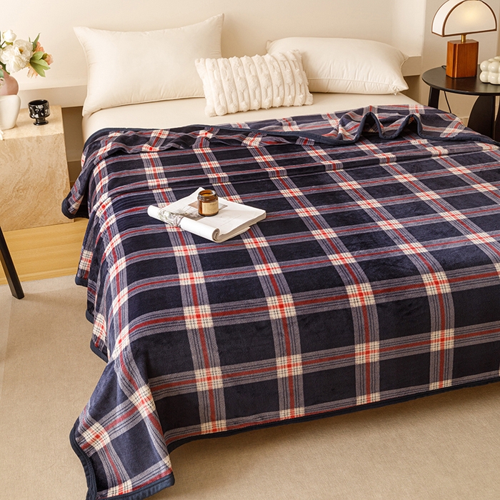 91家纺网 家纺一手货源 找家纺 悦然毛巾被 2025新款300克印花牛奶绒盖毯休闲毯素色毛毯毯子 流光格蓝