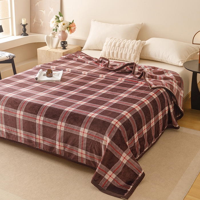 91家纺网 家纺一手货源 找家纺 悦然毛巾被 2025新款300克印花牛奶绒盖毯休闲毯素色毛毯毯子 流光格咖