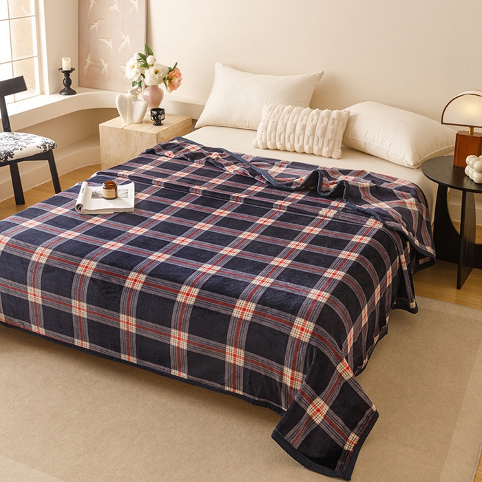 91家纺网 家纺一手货源 找家纺 悦然毛巾被 2025新款300克印花牛奶绒盖毯休闲毯素色毛毯毯子 流光格蓝